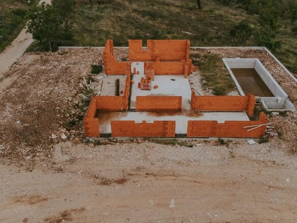 kastel buje casa su un piano di nuova costruzione con piscina in ottima posizione
