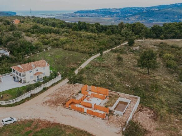 Kastel Buje Einstöckiges Haus in einem neuen Gebäude mit Swimmingpool in ausgezeichneter Lage