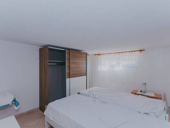 Novigrad surroundings | Two apartments with a yard in a quiet location