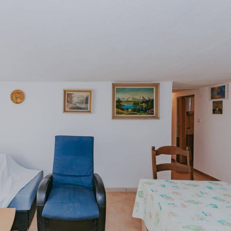 Novigrad surroundings | Two apartments with a yard in a quiet location