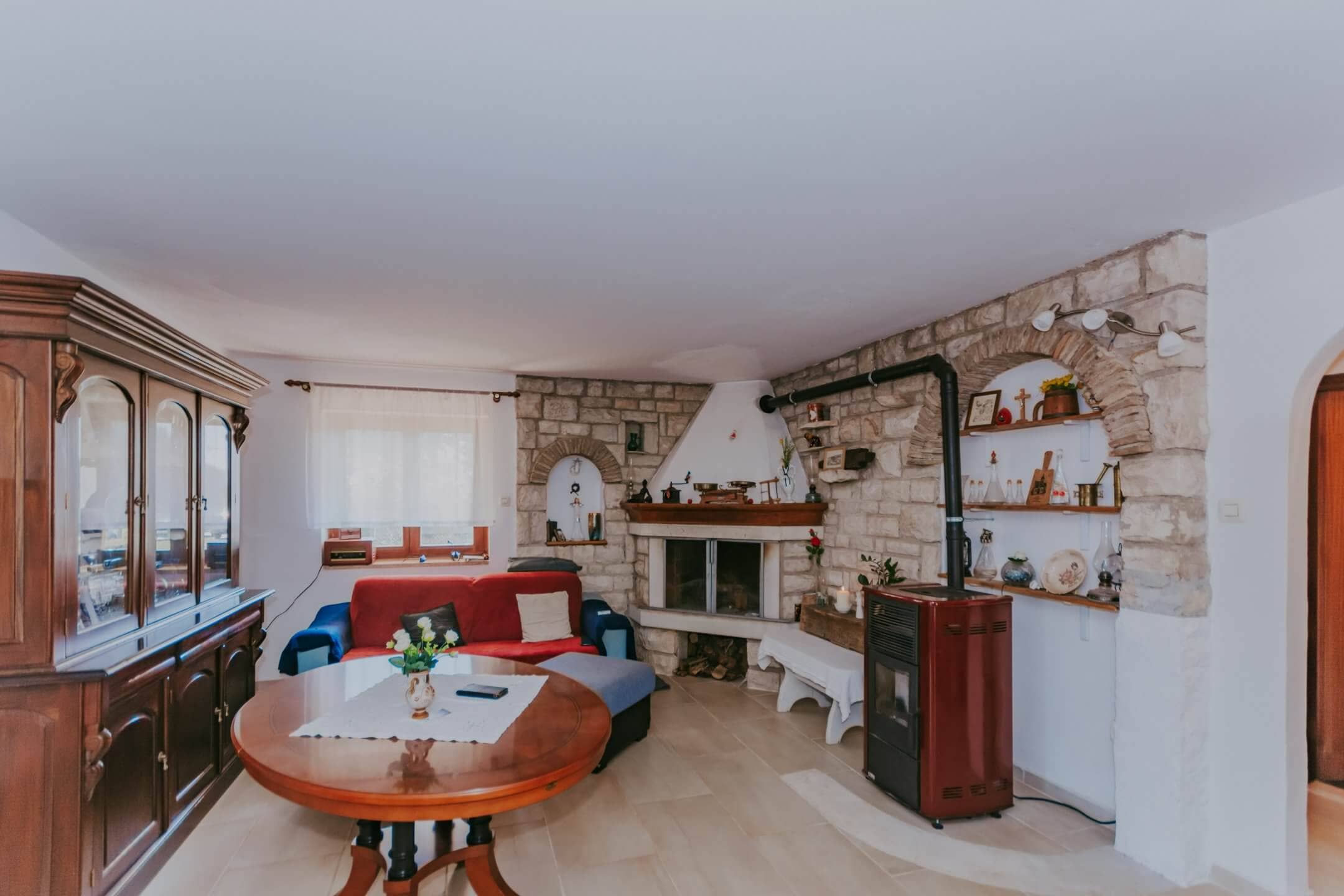 Новиград окрестности | Две квартиры с двором в тихом месте Новиград окрестности | Две квартиры с двором в тихом месте