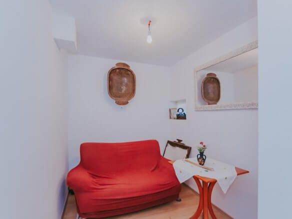 Новиград окрестности | Две квартиры с двором в тихом месте