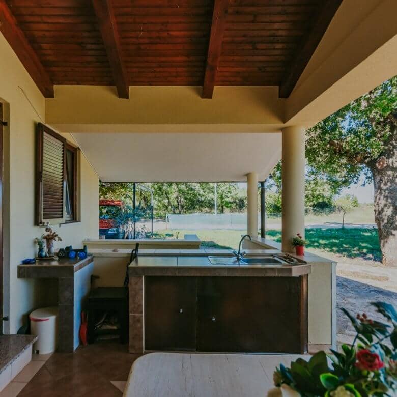 Novigrad surroundings | Two apartments with a yard in a quiet location