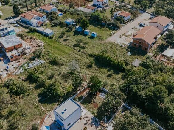 Кастель, земельный участок под застройку в отличном месте