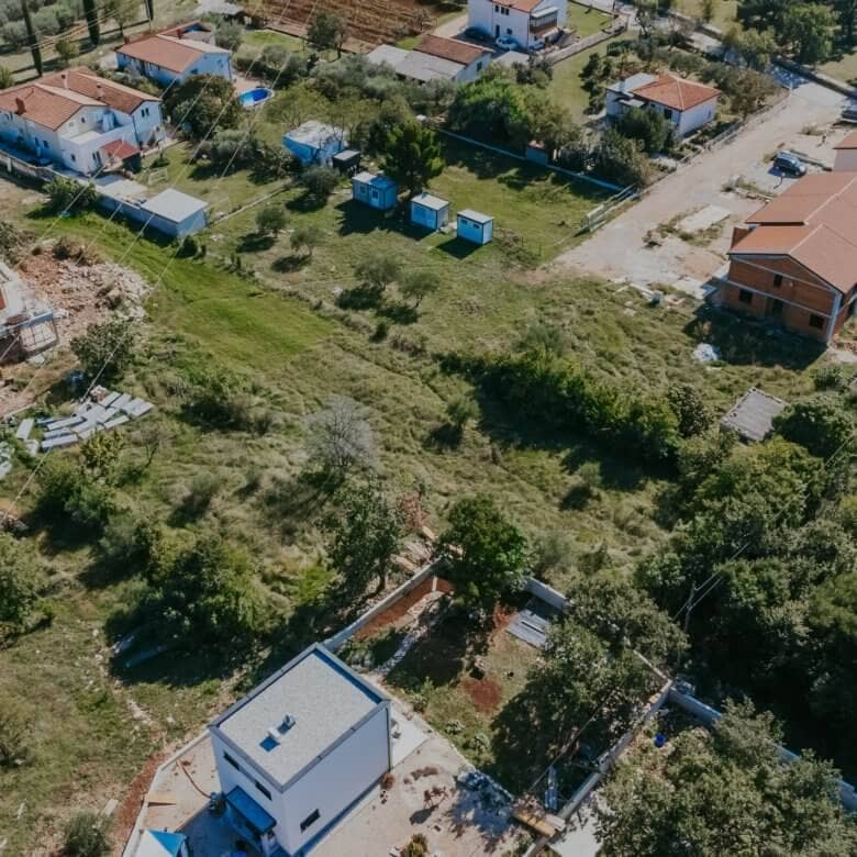Кастель, земельный участок под застройку в отличном месте