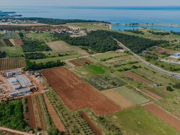 Умаг сельскохозяйственная земля на окраине города