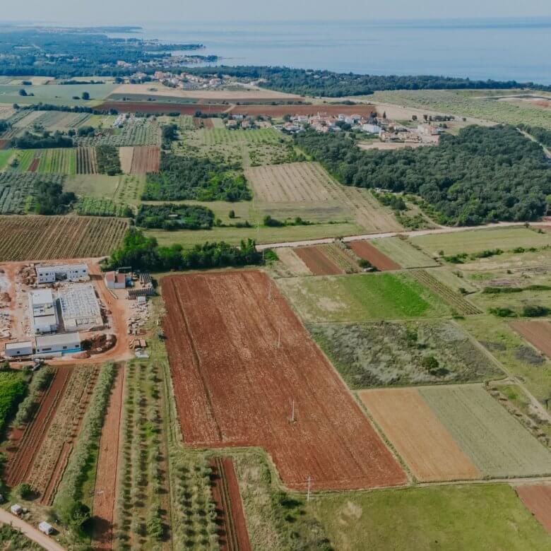 terreno agricolo di Umago ai margini della città