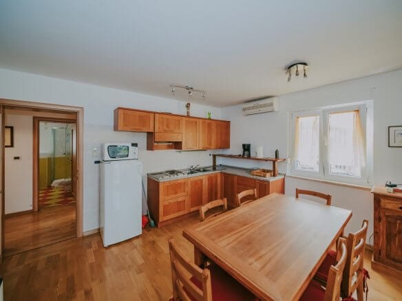 umag centro appartamento esclusivo prima fila al mare con garage e vista mare