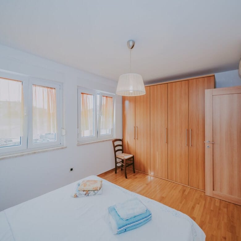 umag centro appartamento esclusivo prima fila al mare con garage e vista mare