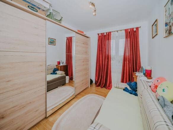 kastel prostorno stanovanje na odlični lokaciji
