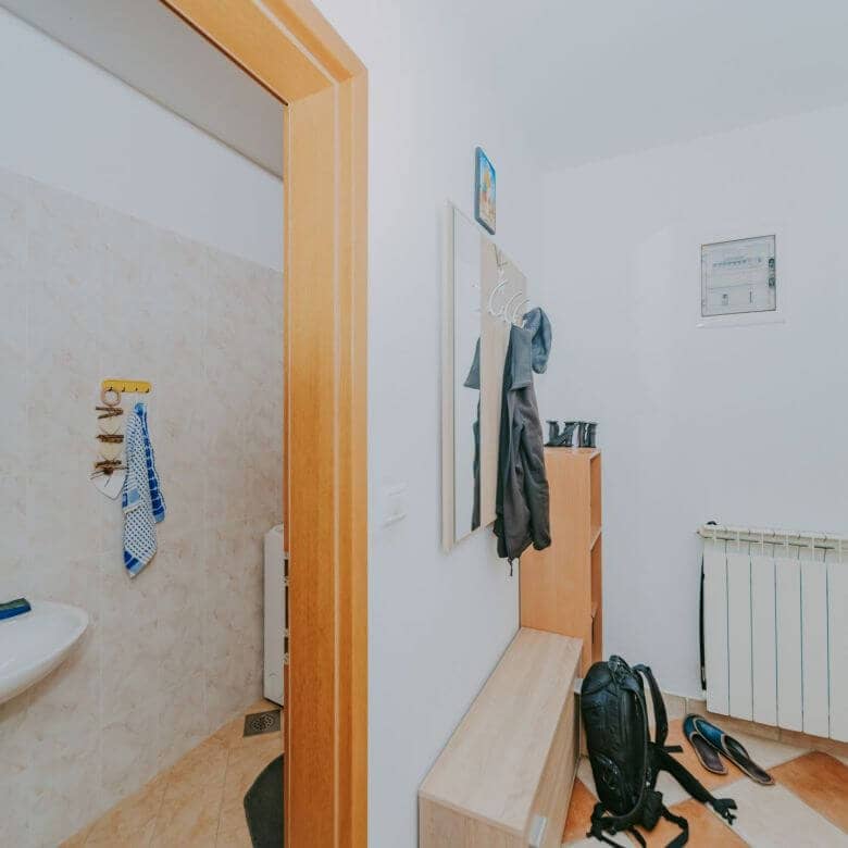 kastel prostorno stanovanje na odlični lokaciji