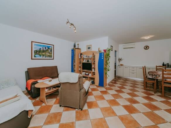 kastel spazioso appartamento in un'ottima posizione