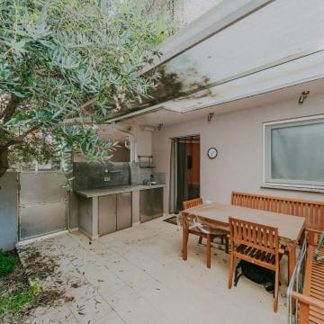 mareda novigrad stanovanje z vrtom in letno kuhinjo