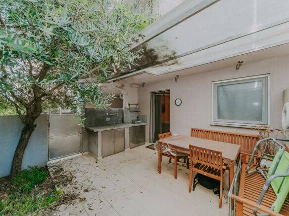 mareda novigrad apartment with garden and summer kitchen