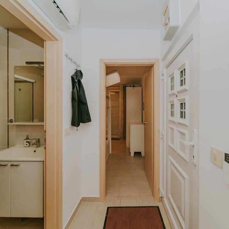 mareda novigrad appartamento con giardino e cucina estiva