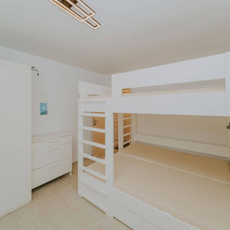 mareda novigrad appartamento con giardino e cucina estiva