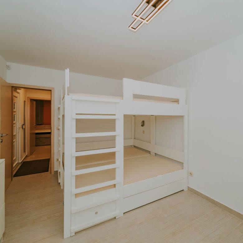 mareda novigrad appartamento con giardino e cucina estiva