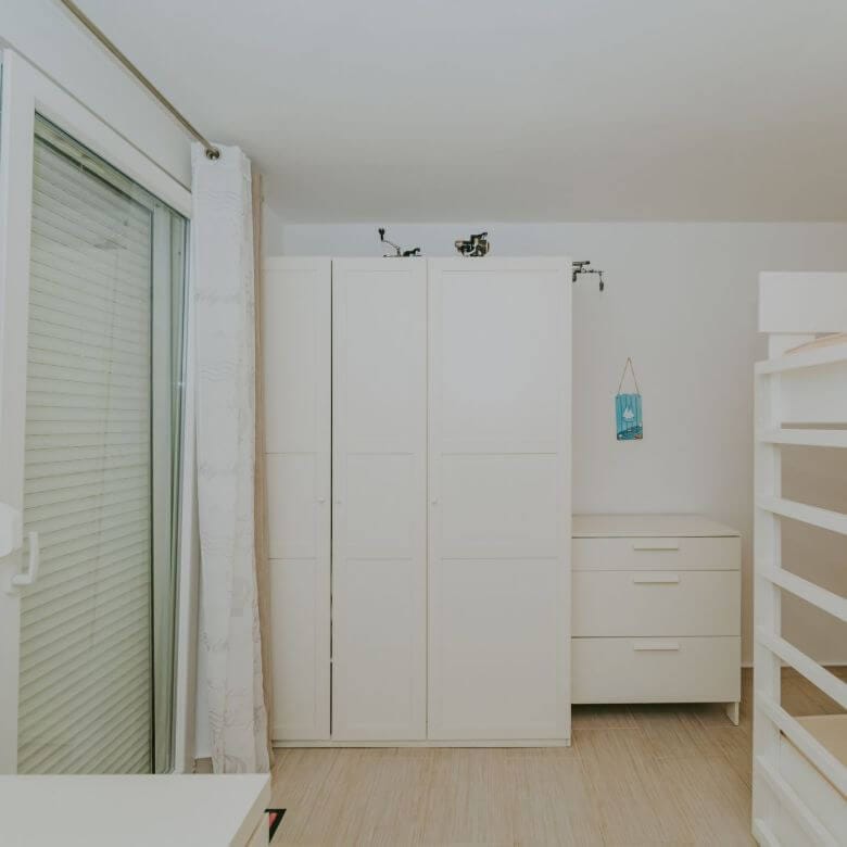 mareda novigrad appartamento con giardino e cucina estiva