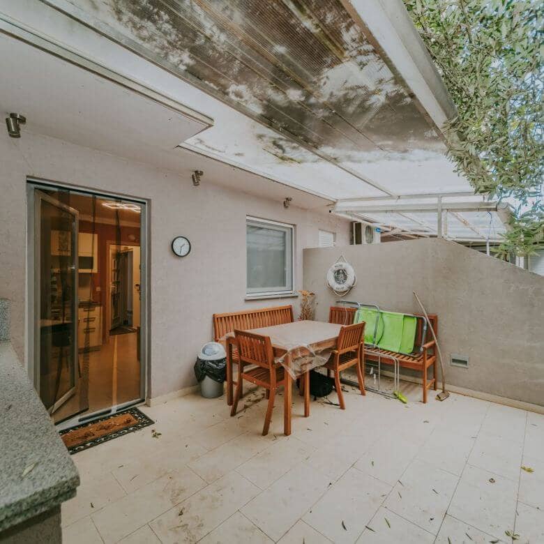 mareda novigrad apartment with garden and summer kitchen