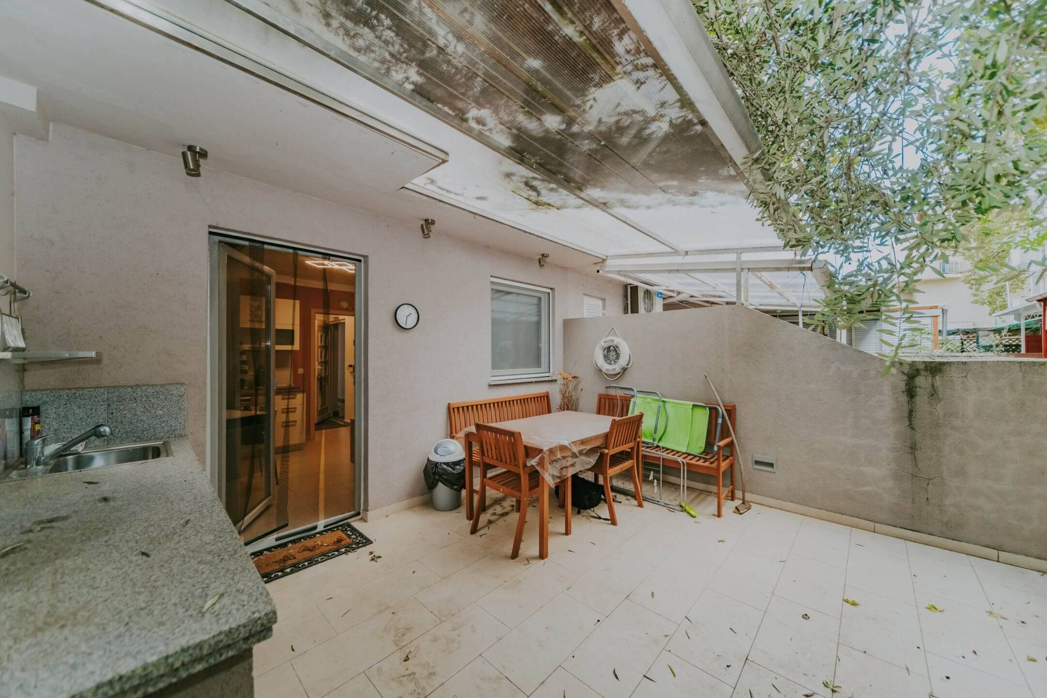 mareda novigrad apartment with garden and summer kitchen