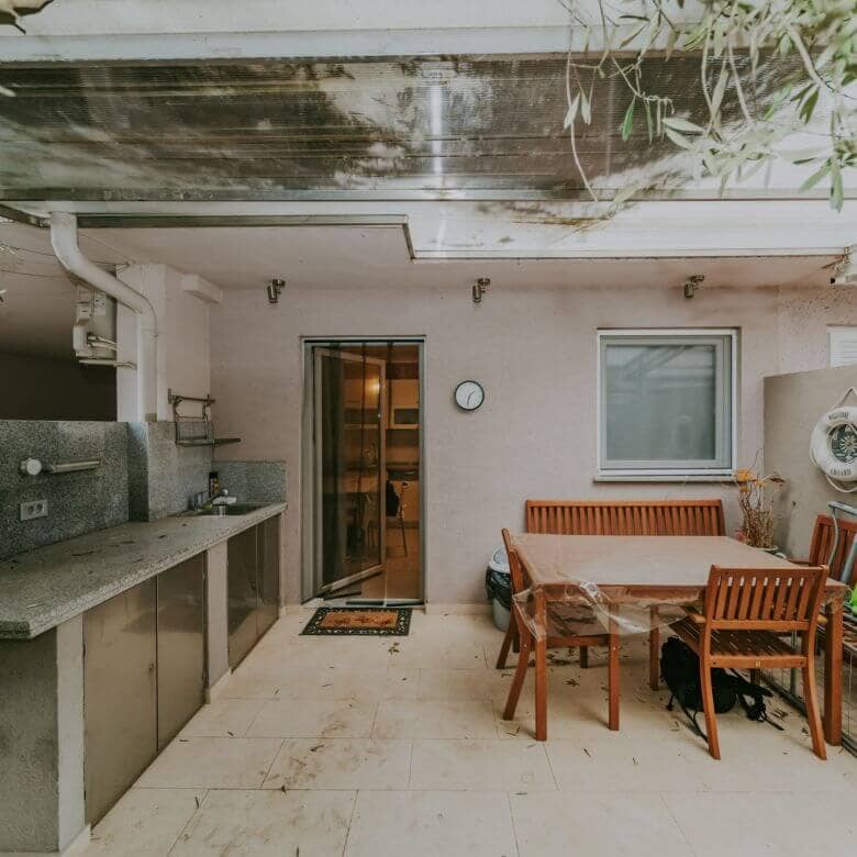 mareda novigrad apartment with garden and summer kitchen