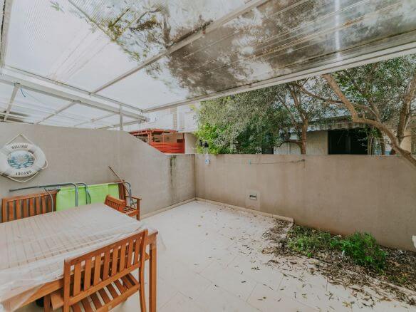 mareda novigrad appartamento con giardino e cucina estiva