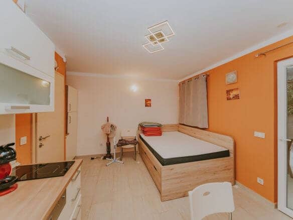 mareda novigrad apartment with garden and summer kitchen