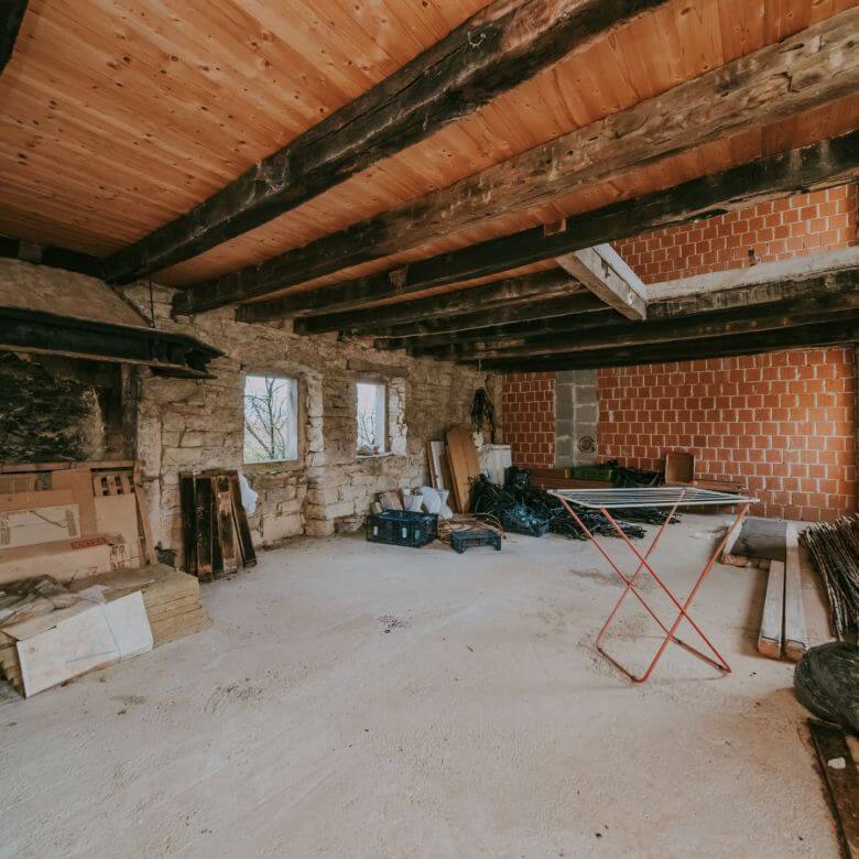 sterna okolica kompleks kamnitih hiš v nizu z zazidljivim zemljiščem