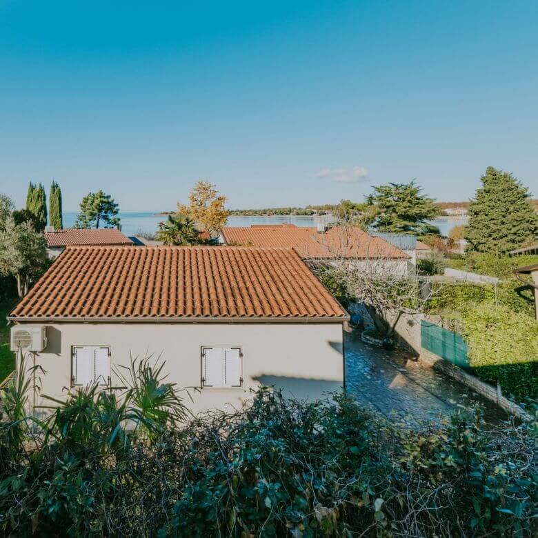 novigrad dajla dvokatnica spremna za stanovanje i iznajmljivanje