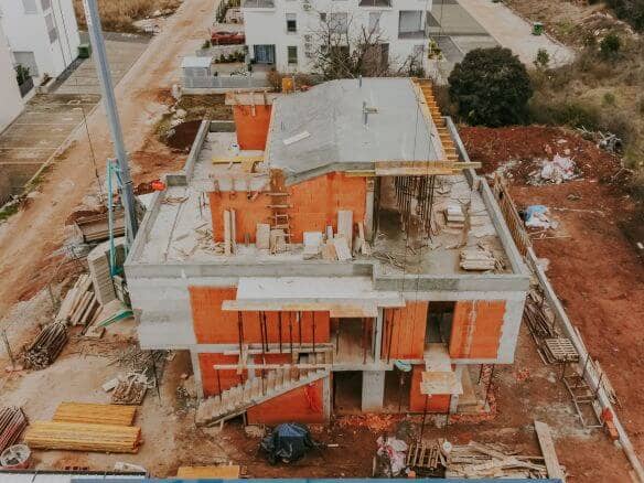 Zambratija moderne Wohnung in einem neuen Gebäude