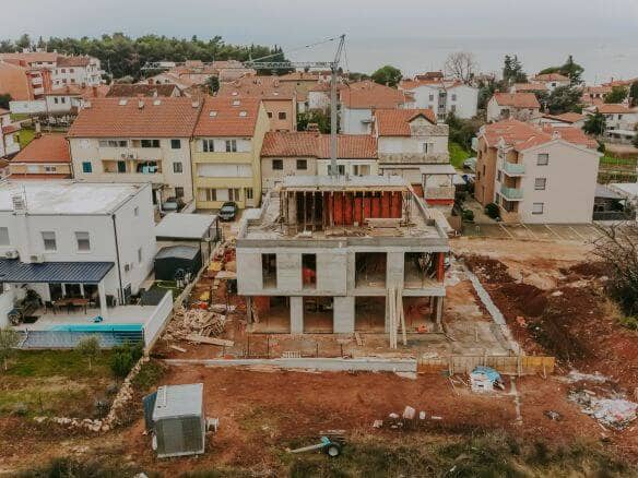 Zambratija moderne Wohnung in einem neuen Gebäude