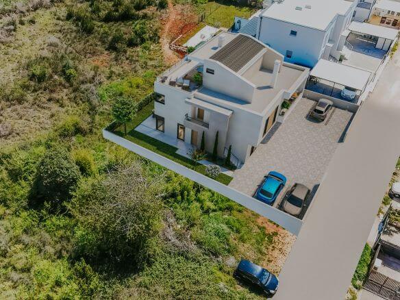 zambratija moderno stanovanje v novogradnji