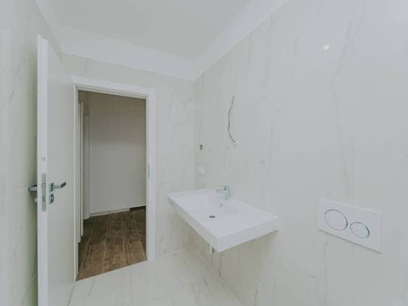 zambratija moderne Wohnung in einem Neubau im ersten Stock