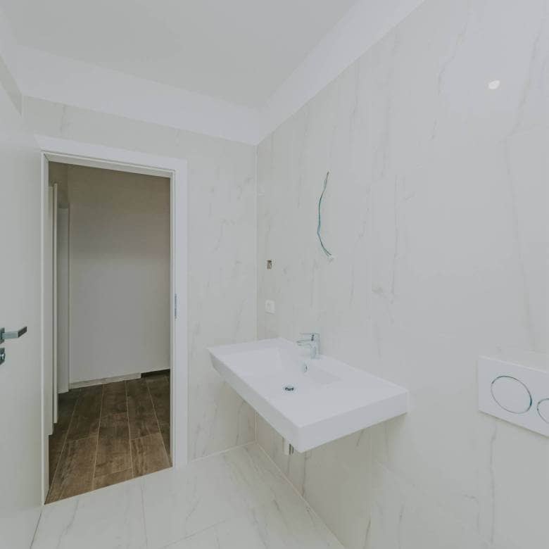 zambratija moderne Wohnung in einem Neubau im ersten Stock