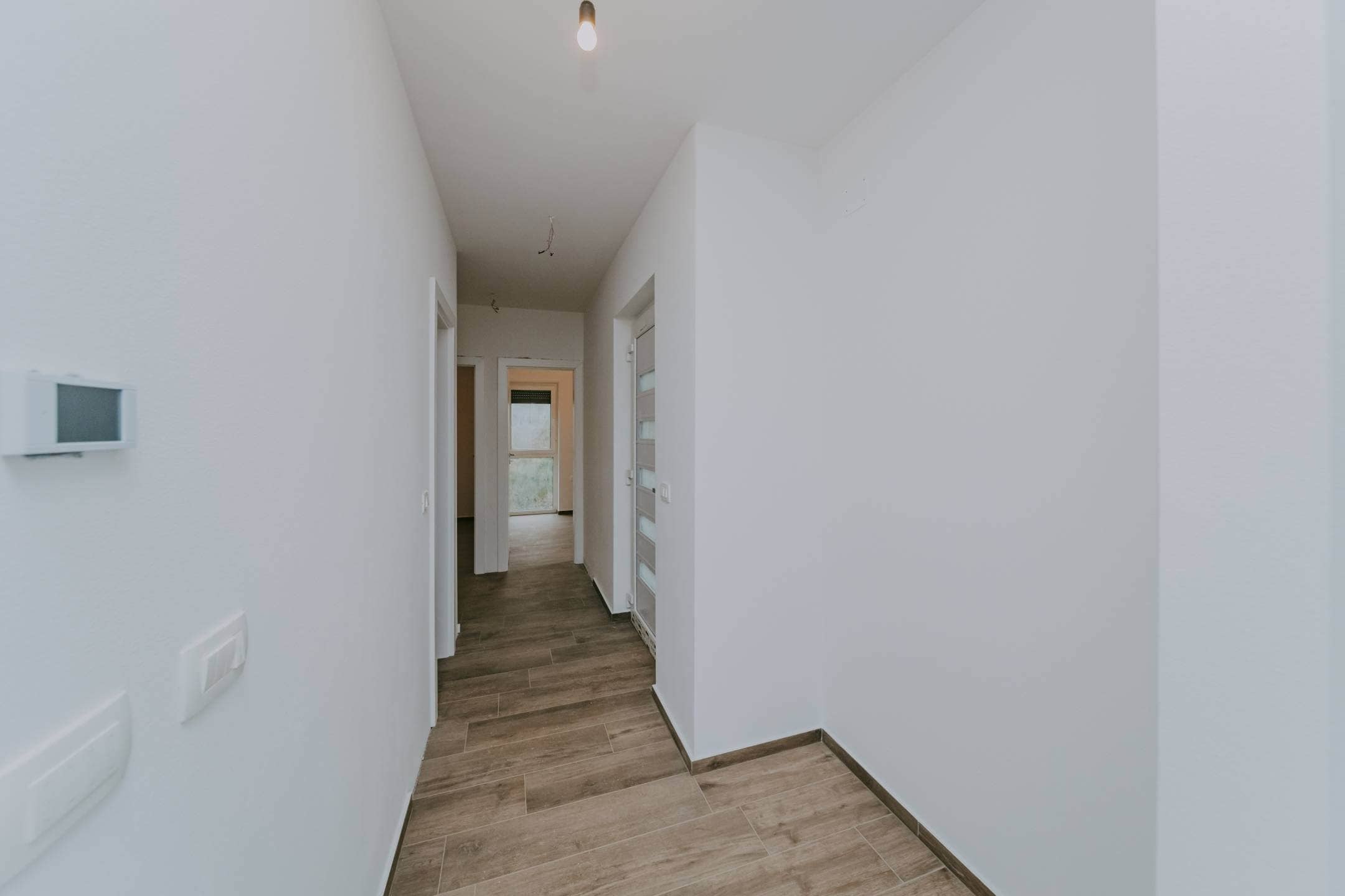 zambratija moderne Wohnung in einem Neubau im ersten Stock