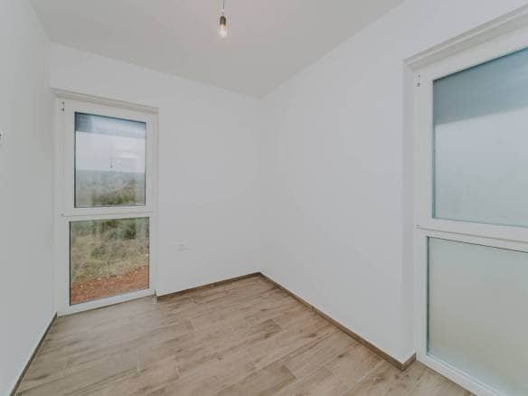 zambratija moderne Wohnung in einem Neubau im ersten Stock