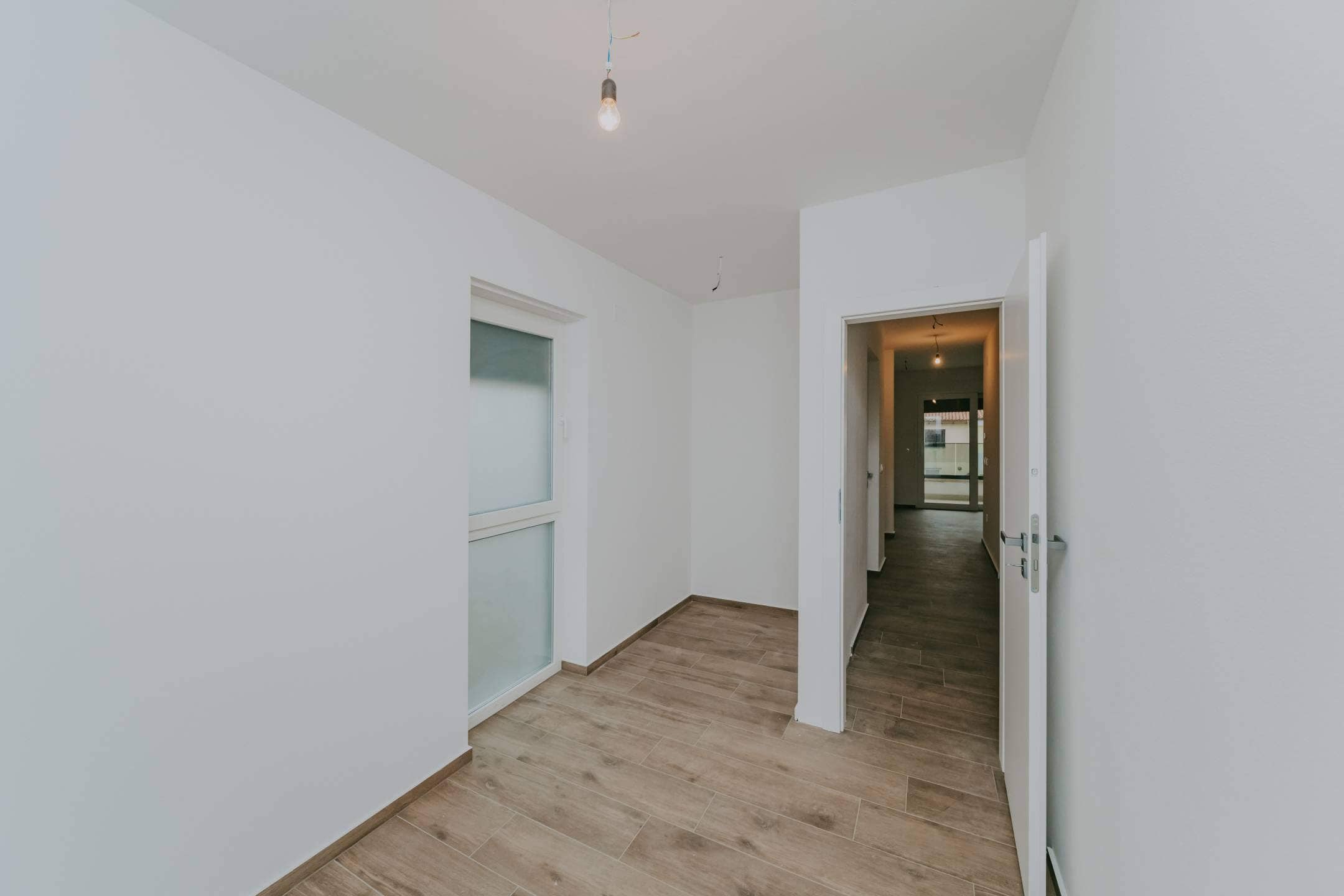 zambratija moderne Wohnung in einem Neubau im ersten Stock