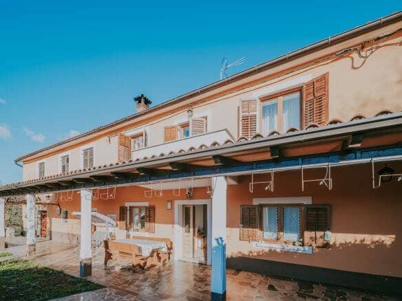 zavrsje terreno circostante per scopi residenziali e commerciali