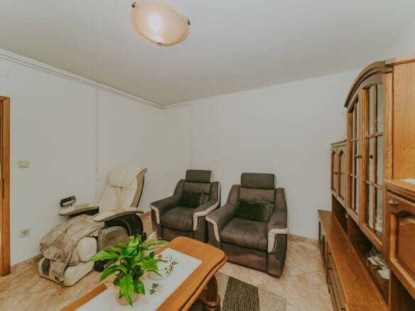 zavrsje terreno circostante per scopi residenziali e commerciali