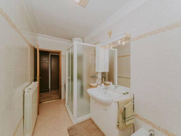 zavrsje terreno circostante per scopi residenziali e commerciali