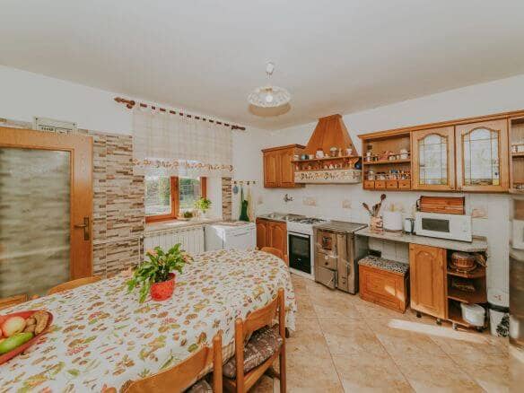 zavrsje terreno circostante per scopi residenziali e commerciali