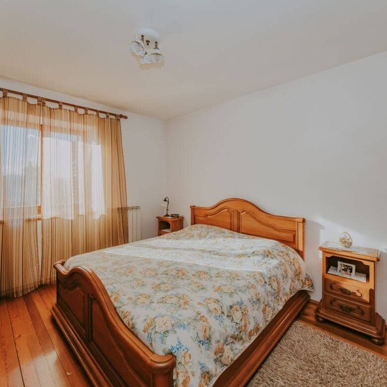 zavrsje terreno circostante per scopi residenziali e commerciali