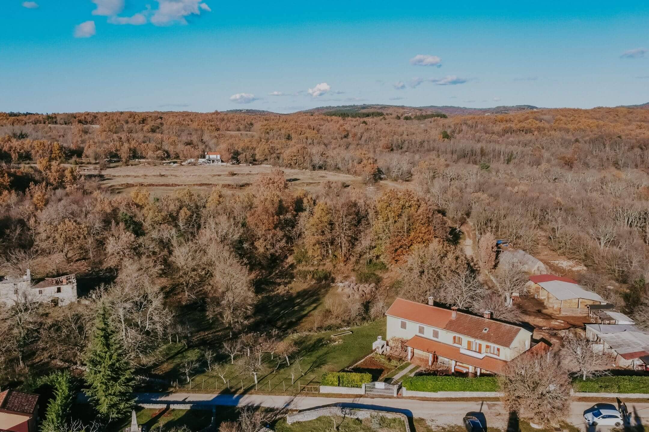 zavrsje terreno circostante per scopi residenziali e commerciali