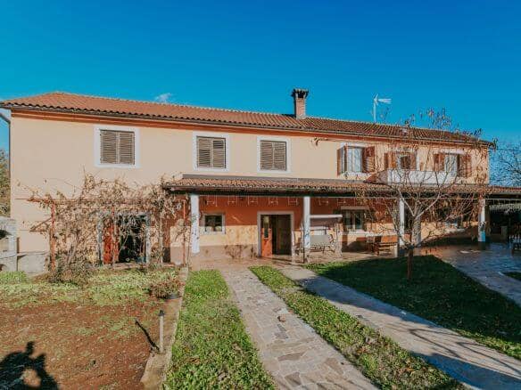 zavrsje terreno circostante per scopi residenziali e commerciali