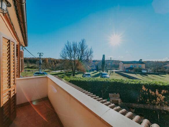 zavrsje terreno circostante per scopi residenziali e commerciali