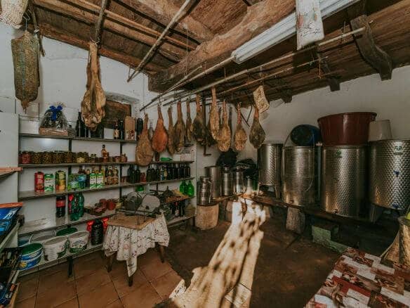 zavrsje terreno circostante per scopi residenziali e commerciali