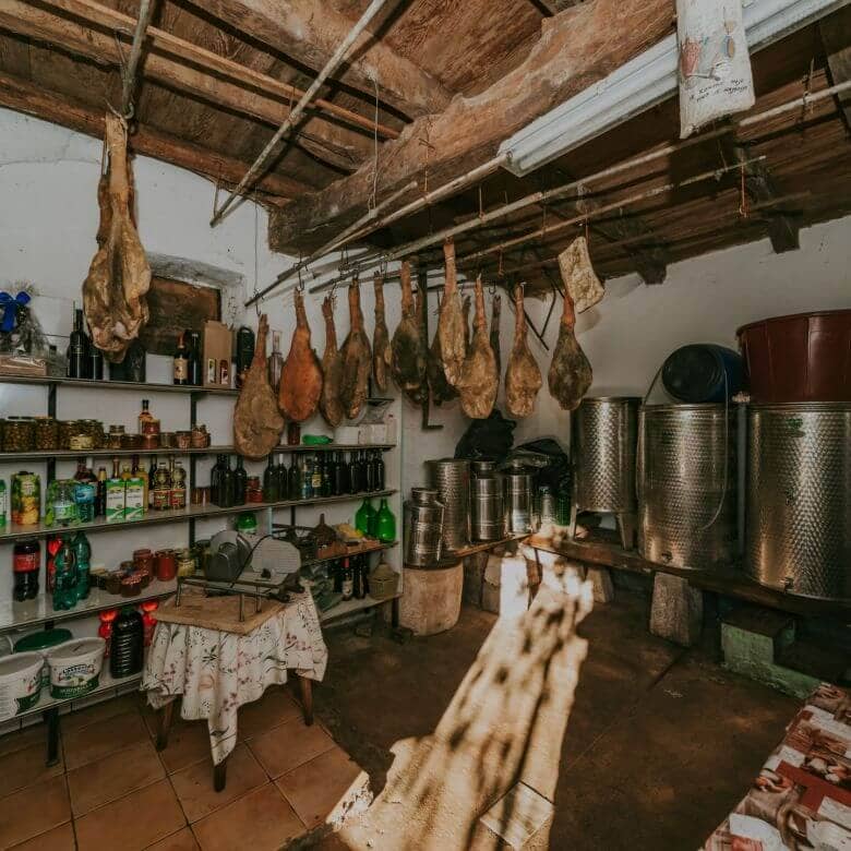 zavrsje terreno circostante per scopi residenziali e commerciali
