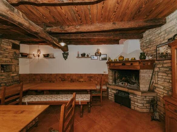 zavrsje terreno circostante per scopi residenziali e commerciali