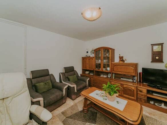 zavrsje terreno circostante per scopi residenziali e commerciali