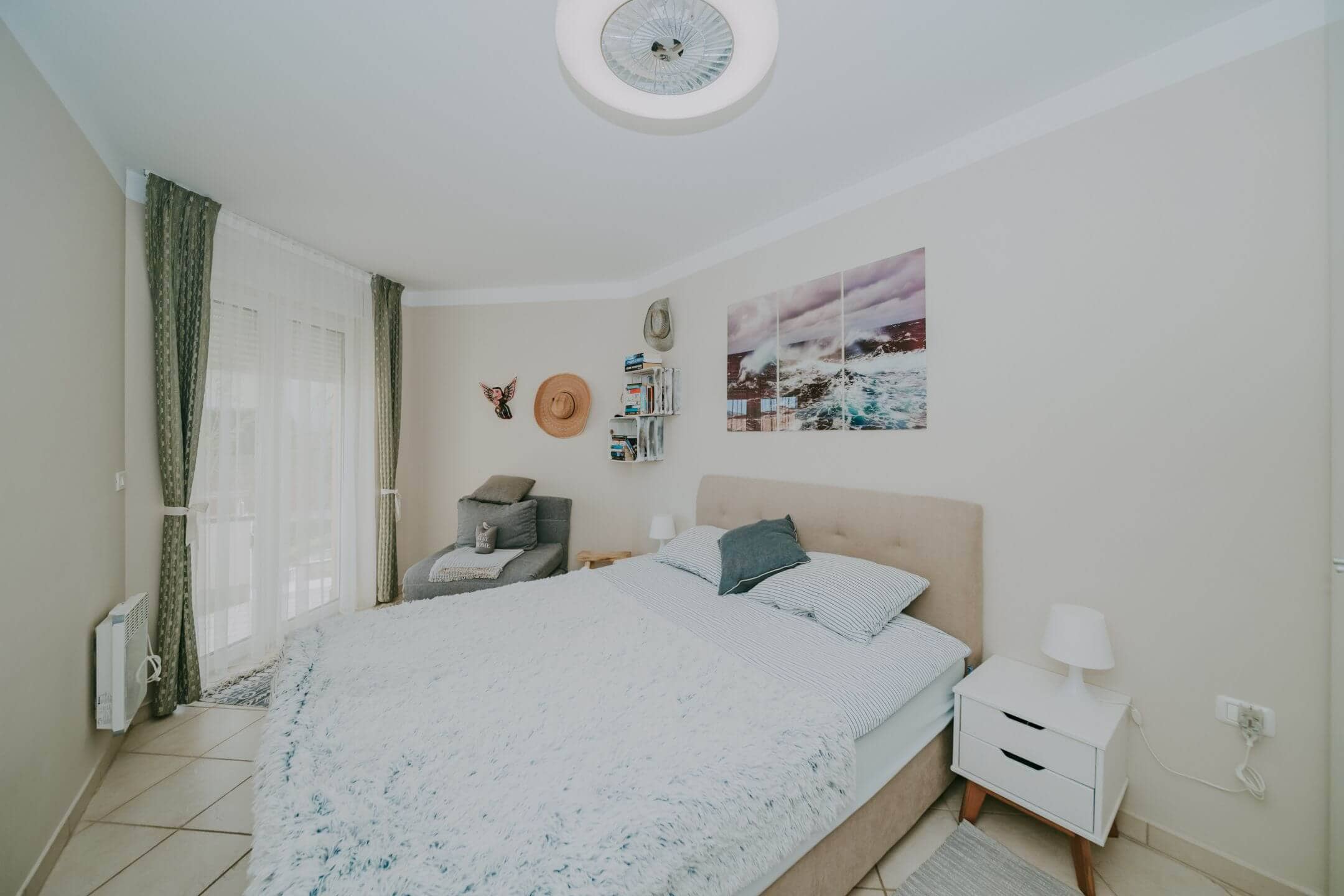 crveni vrh apartment in a resort with a sea view